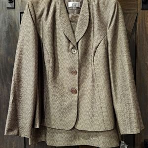 Le Suit Skirt Suit Woman 18W Brown NWT